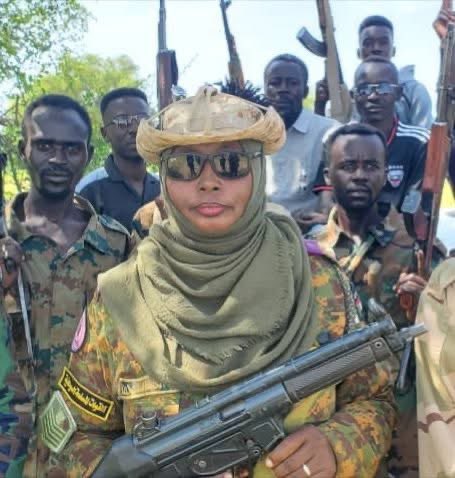 نقلت الرقيب أول مراسل حربي آسيا الخليفة قبلة من الخطوط الأمامية بأرض المعركة بالفاشر:

 - القوات المسلحة والمشتركة والشرطة والأمن والمستنفرين والمقاومة الشعبية وقوات العمل الخاص وشباب الإسناد مسنودة بالطيران الحربي تصدّت لهجوم من ثلاثة محاور.

- تمكنت القوات المُدافعة من تدمير