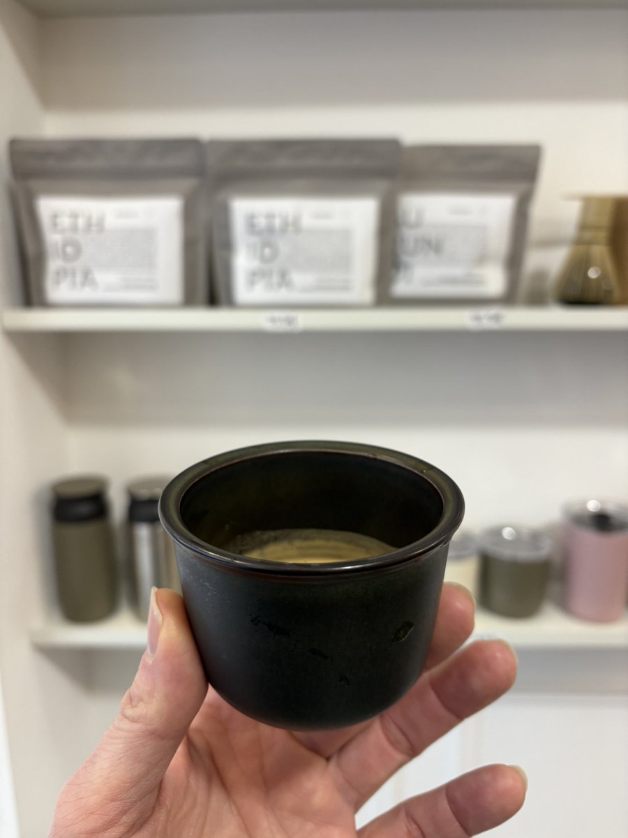 LesTasters's tweet image. 2e établissement pour #shiba dans 1 quartier bureau. Mini #coffeeshop avec de la qualité et 1 torréfacteur espagnol #morrow Petite pâtisserie maison.