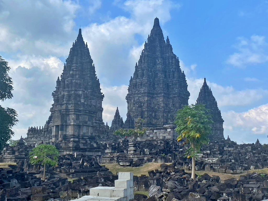 JogjaExplore's tweet image. Java Tour Explore the best tourism spots, Borobudur temple, Sultan Palace, Mount Bromo, Ijen Crater and more. Enjoy your holiday..!!!
More details click jogjaexplore-tours.com/karimunjawa-bo…
@sorotan #javatour #indonesiatravel #borobudur #sultanpalace #prambanan #yogyakarta