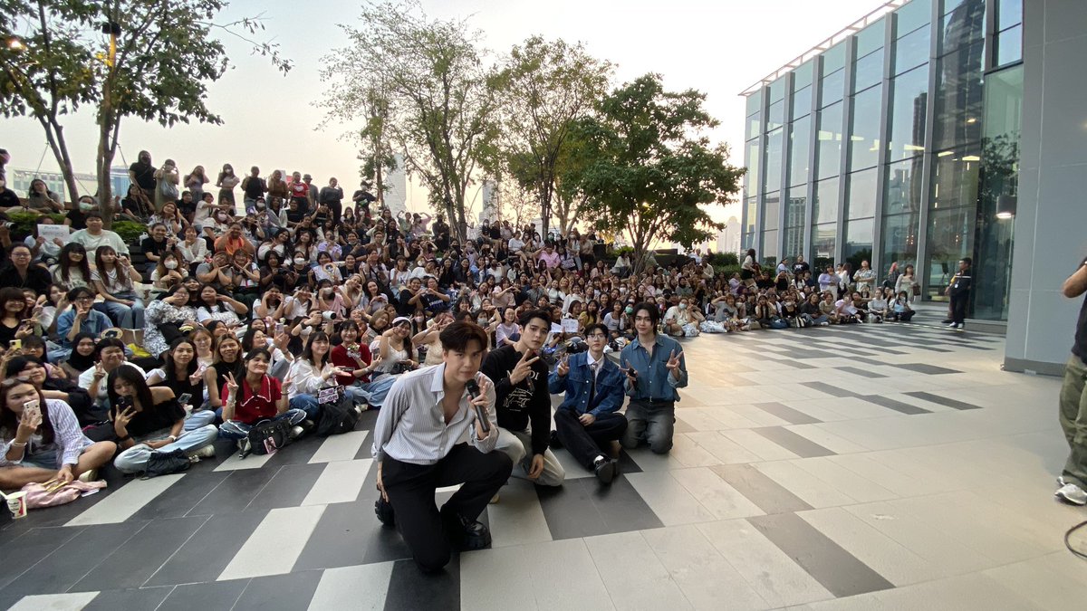 ขอบคุณทุกคนที่มาหา อู๋-บูม-มาร์ค-ปูน กันน้า ดูแลสุขภาพ และเดินทางกลับบ้านกันดี ๆ นะครับ

<a href="/tnbau1/">อู๋ท้าน้าบูน</a> <a href="/besevboom/">บูมที่ไม่ดื้อ</a> <a href="/marcmc_mc/">มาร์คเอมซี</a> <a href="/poon_mit12/">น้องนอร์ธแม่คลอดมาเอง👶🏻 (poon_mit12) (มูนปิตร)</a>

#สนามอ่านเล่น2025xAouBoomMarcPoon 
#GMMTV