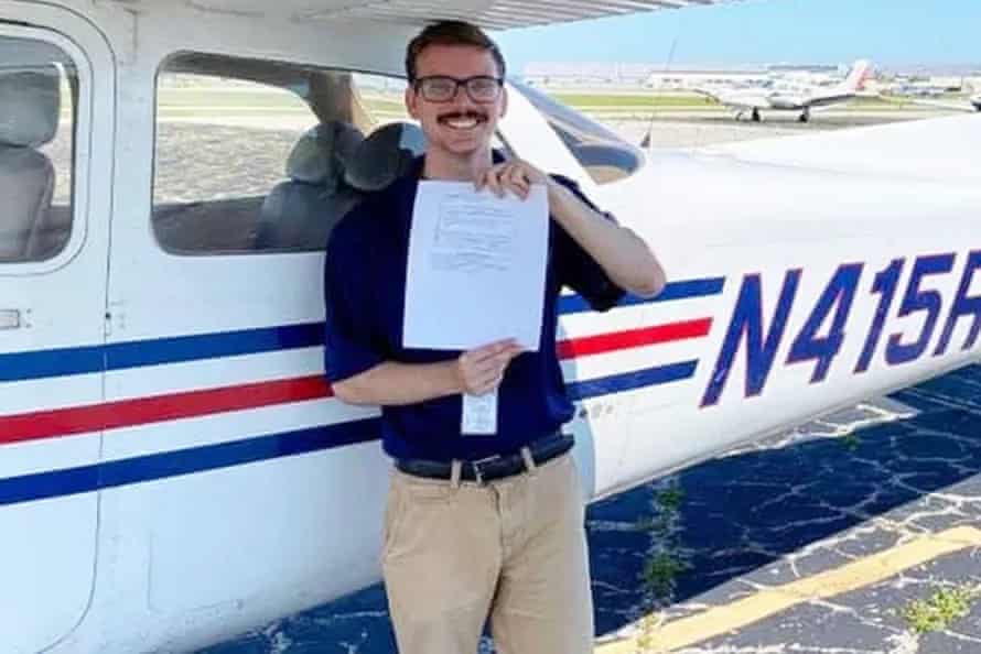 KrExposs's tweet photo. We lost a lot of talented and bright people on the DC crash, Vikesh Patel was with us not so long ago condolences to his family we lost a good aerospace engineer. Pilot of the airplane was just starting his life with his fiance... This was a tragedy. #DCCrash #aerospace https://t.co/NgBwtTyag5