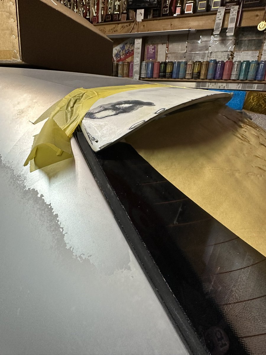 AboSatsukawa's tweet photo. 32の4D用のルーフスポイラー売ってる所見つからなかったので、S14用を買って加工😊
無いものは作る、付かないものは加工して付ける❗️
基本です😂 https://t.co/iKBWwtwcCf