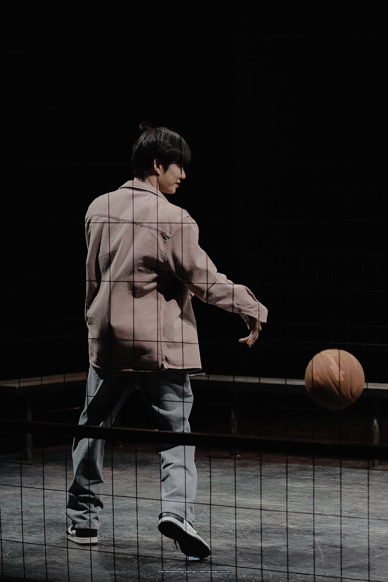 palebluedot_7's tweet photo. 250201 연극 테베랜드 #손우현 #김남희 https://t.co/AMfUj2vota