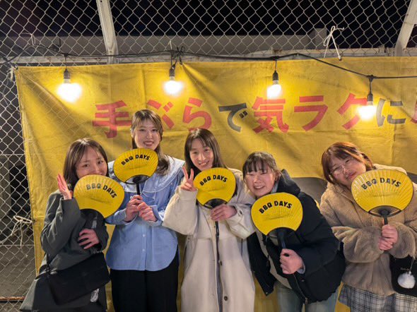 RikaTajikara's tweet photo. こんばんは🐰
先日、BBQDAYSさんのwebcmの撮影に行ってまいりました!!
沢山の海鮮やお肉があって
全て美味しくて大満足でした!!
是非皆さんも行ってみてください!
webcm解禁日はまた投稿します!
写真は仲良くなった女子ず達と!!
#BBQDAYS https://t.co/HgHXxlxPUi