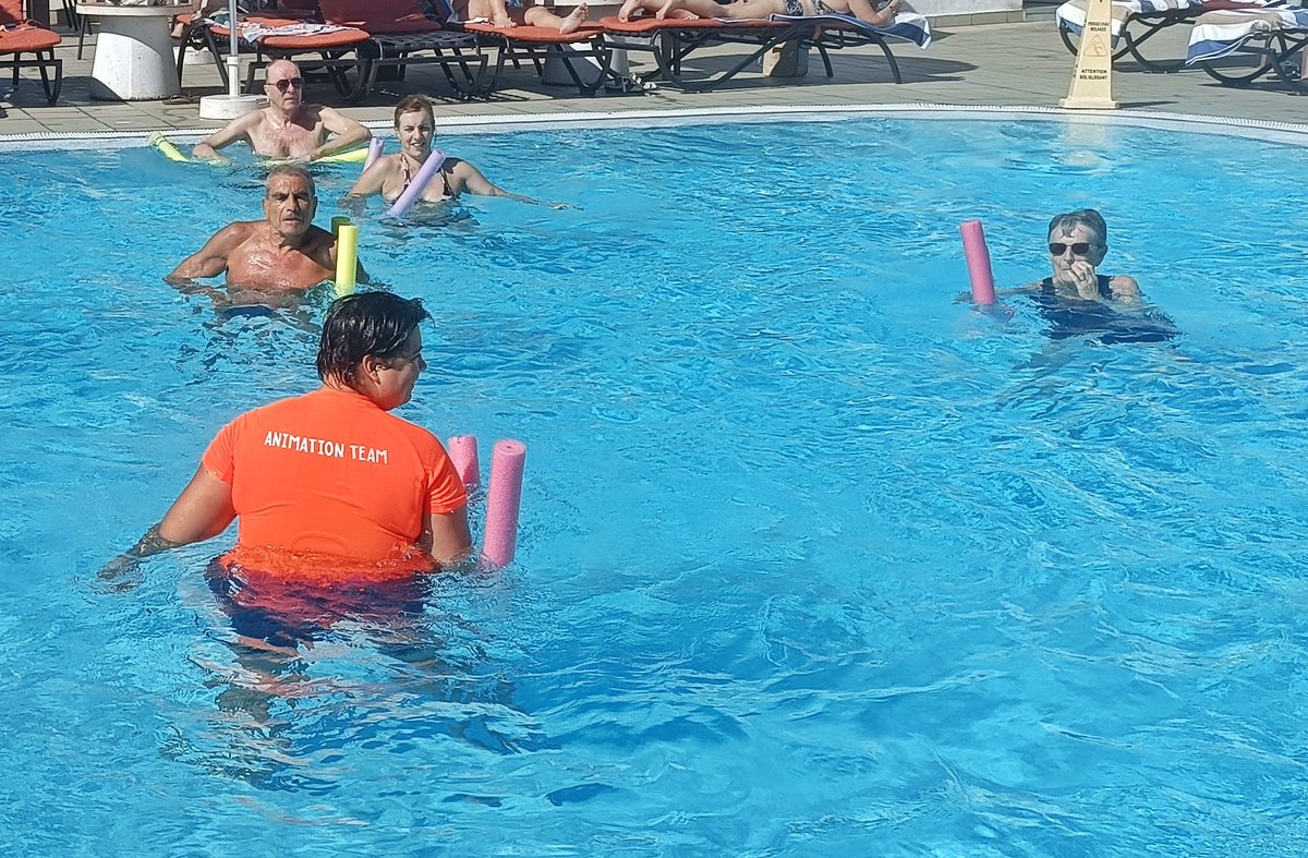 CassandraGH828's tweet image. Fun times in the pool with aquagym! 💦💪🏼
Get ready for the next session!
#aquagym #funinthepool
@ElenaDortaTFE @Jessica_Rhodes9