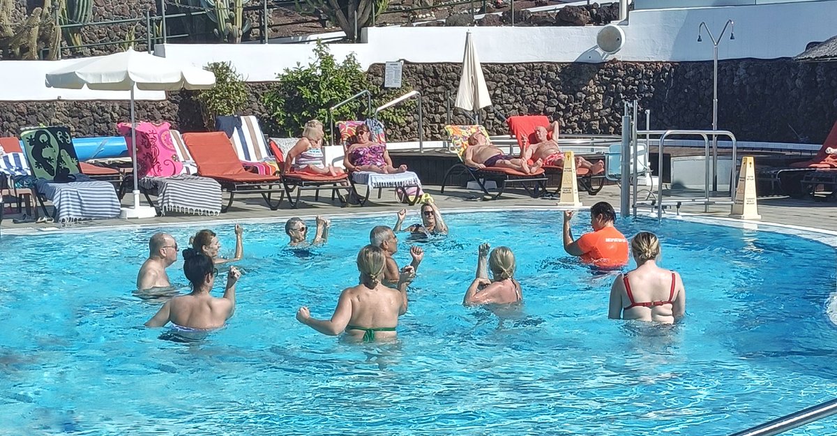 CassandraGH828's tweet image. Fun times in the pool with aquagym! 💦💪🏼
Get ready for the next session!
#aquagym #funinthepool
@ElenaDortaTFE @Jessica_Rhodes9