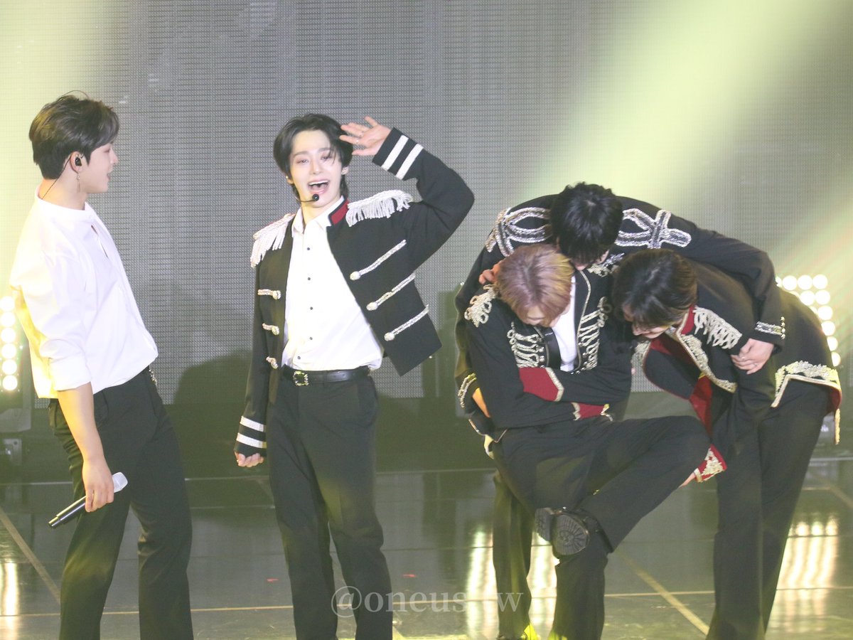 250202 2ND WORLD TOUR 
#ONEUS #원어스

pre.