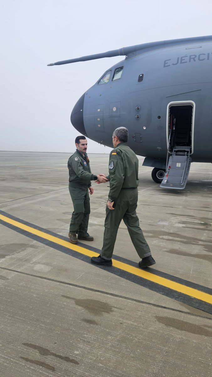EMADmde's tweet image. Un A400M del Ala 31 se incorpora  al #DatPaznic Proporcionará mayor operatividad, disponibilidad y radio de acción a las aeronaves gracias a su capacidad de reabastecimiento en vuelo. Incrementamos la vigilancia del el espacio aereo de la Alianza.#MOPS @NATO @EjercitoAire