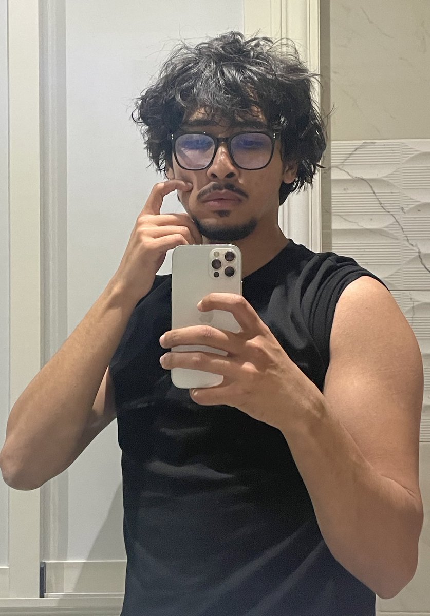 unc eros tweet media