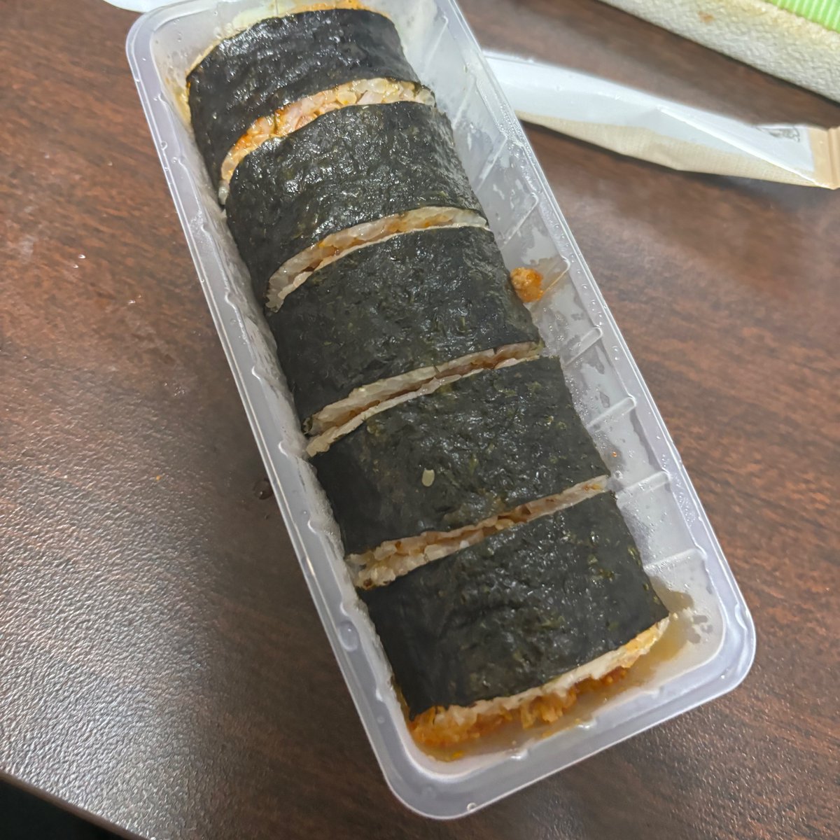 ohyama4z's tweet image. 恵方巻きなかったからキンパ？買った
切れてた