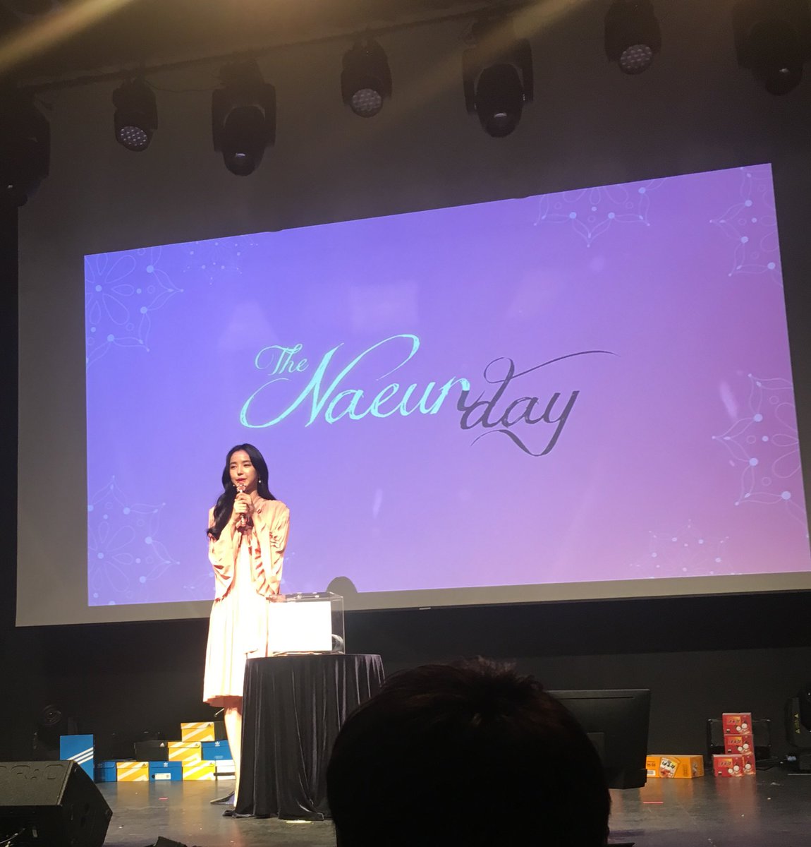 snemoment's tweet photo. 다시 만나는 날 짠하고 나타나줘서 고마워💗
팬미팅 또 하자.. 낭만해🍀 https://t.co/1smUoHsIpc