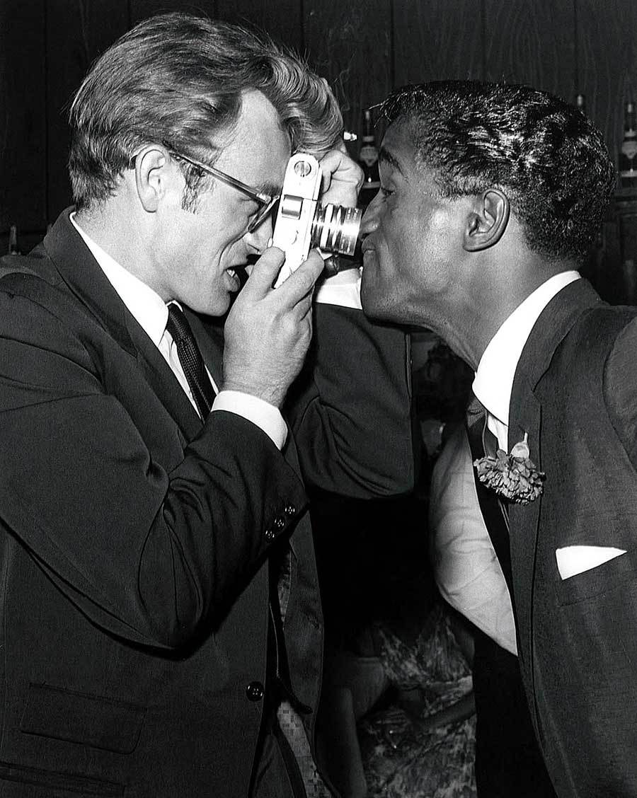 DannyDrinksWine's tweet photo. James Dean &amp; Sammy Davis Jr., 1955.

(📸- Darlene Hammond) https://t.co/DDcpjNoPFm