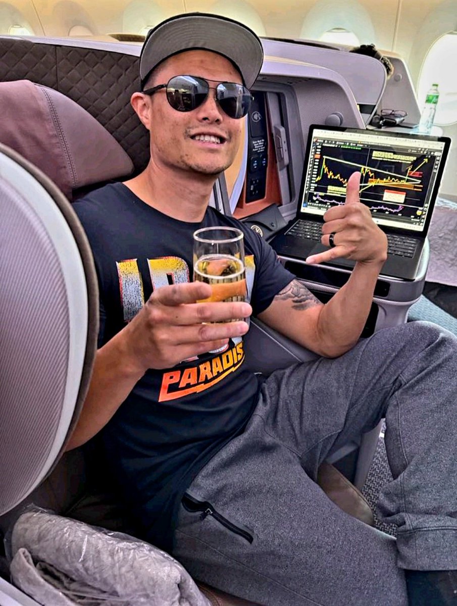 jaydee_757's tweet photo. Crypto Traders in SUITS might look the part, but the real success story is the one in SWEATS... πͺ
#FirstClassHustle
#FlightBackToCalifornia
$BTC $ETH $XRP $DOGE $HBAR #XRPARMY #XRPCOMMUNITY https://t.co/A8QZOAbeO1