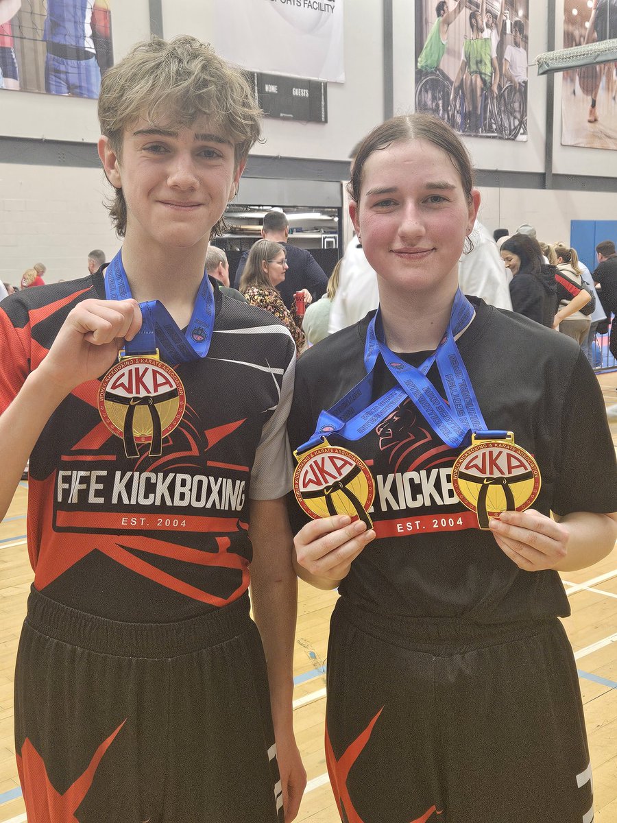 CarolineRuby_T1's tweet image. First comp off the year and Ruby won 2 golds retaining her Scottish Champ titles.  Sam also got a gold.  Bg was a nightmare,  17 most of the day.  Comp was 12 hours long so managed to get it down. Joints are stiff today but no injuries.  Lazy day in bed.  #type1warrior