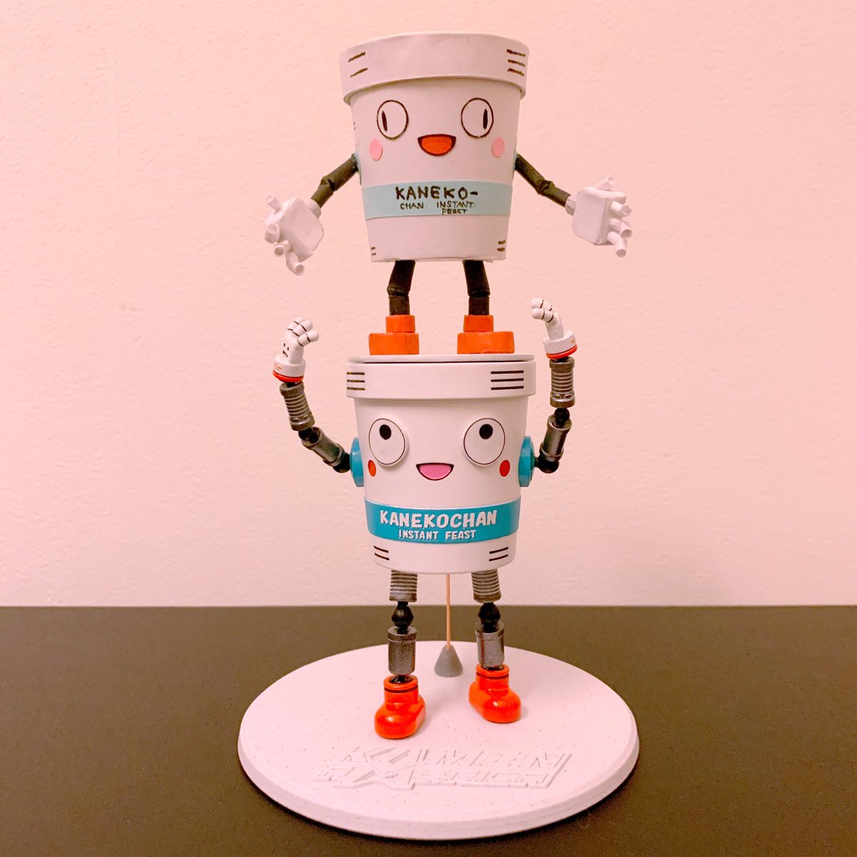 feebly_'s tweet image. 紙で作ったカッパカップと3Dモデリングして作ったカッパカップ、仮面アメリカも一緒に
#kamenAmerica @KamenAmericaJPN @kamenamerica #PaperCrafts #3DPrintingModels