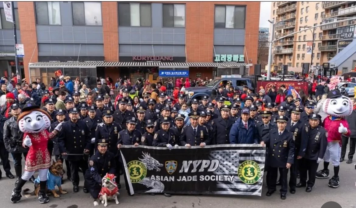 NYPD109Pct's tweet photo. The 2025 Lunar New Year 🧧 Parade was held in Downtown Flushing here to celebrate the Year of the Snake 🐍. We hope that the new year brings everyone health, happiness, and prosperity. Happy Lunar New Year!! @NYPDQueensNorth https://t.co/tGkx53wUVa