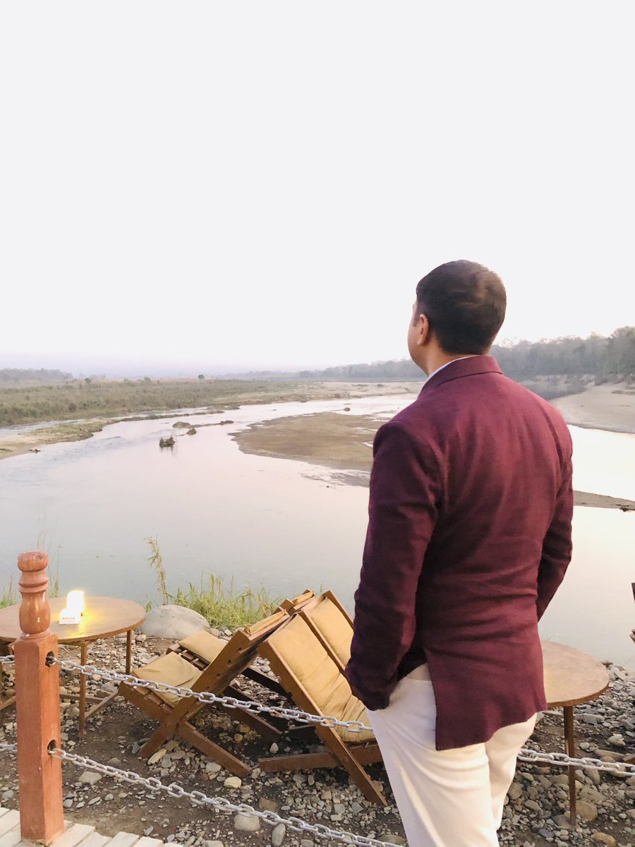 Real_Bhuwan's tweet image. साझपख सौराहाको सौन्दर्य । 
शुभ सन्ध्या । 🌒🙏
#sauraha