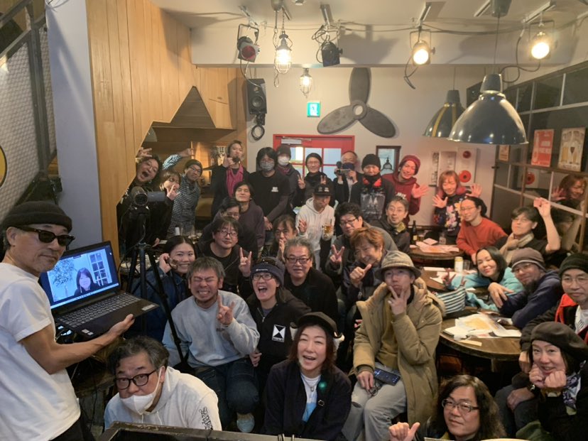 SJM30th's tweet image. 『 SUPER JUNKY MONKEY　
メンバー&amp;amp;ライブスタッフ・トーキング』
＠ 新宿 ROCK CAFE LOFT is your room

ゲスト：上村勝彦(PA)、徳山勝利(Tech)、松村忠司(Tech)

記憶の捏造　多数発覚、笑
すこぶる楽しい夜になりました！
ありがとうございました！！
またやりましょう〜

#superjunkymonkey
#SJM