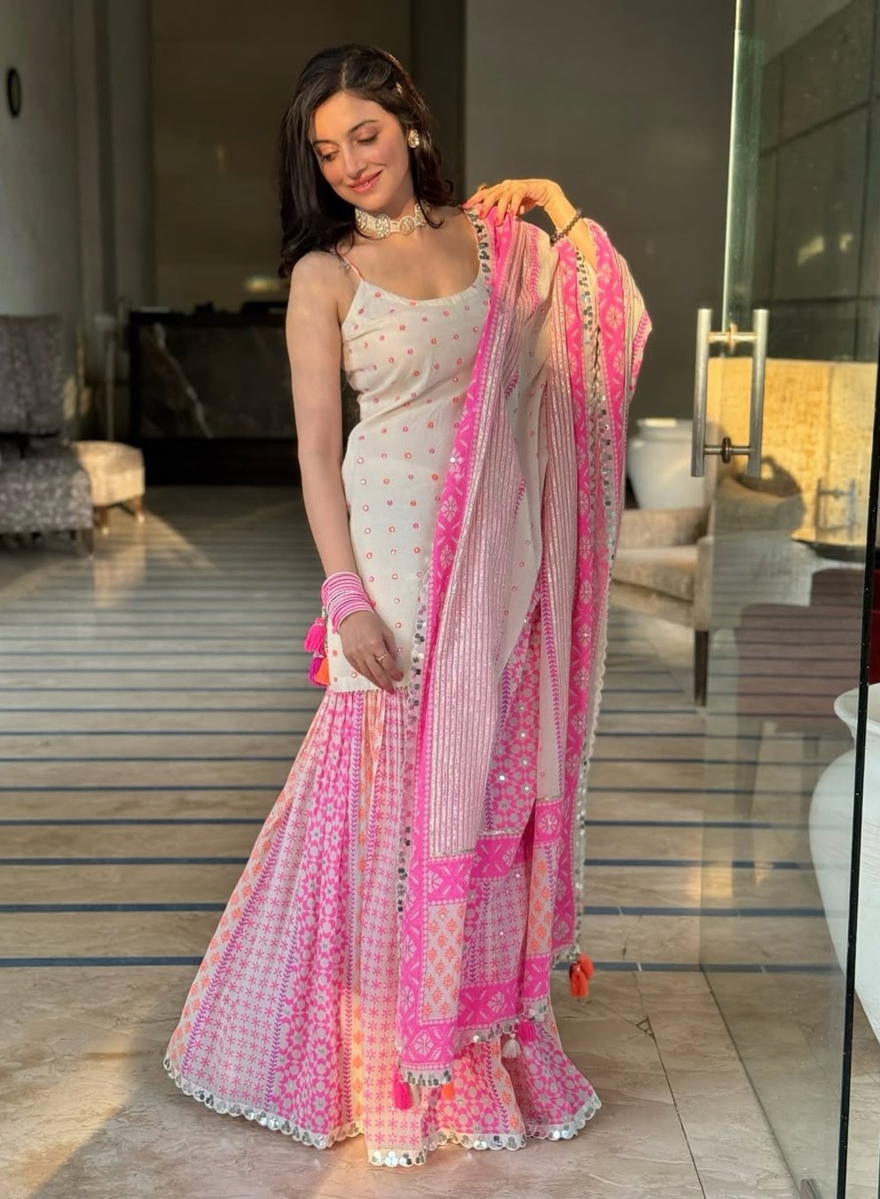 GiyXKHEXkAACUOn?format=jpg&name=large