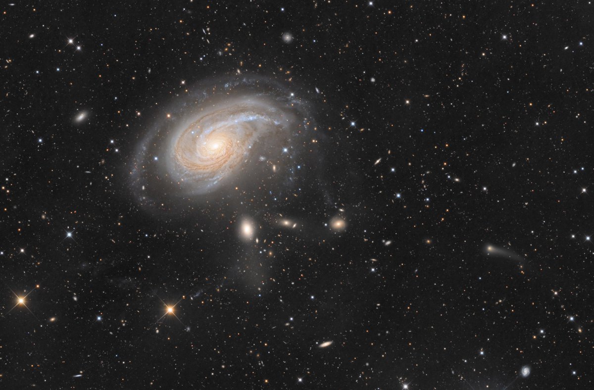 1/3 Vous avez déjà vu une comète foncer sur une galaxie ? Ayai, c'est fait : avec mon collègue <a href="/bax_jf/">JF BAX</a> , nous avons photographié la comète Wolf-Harrington, s'approchant de la galaxie NGC 772, dans la constellation du Bélier...