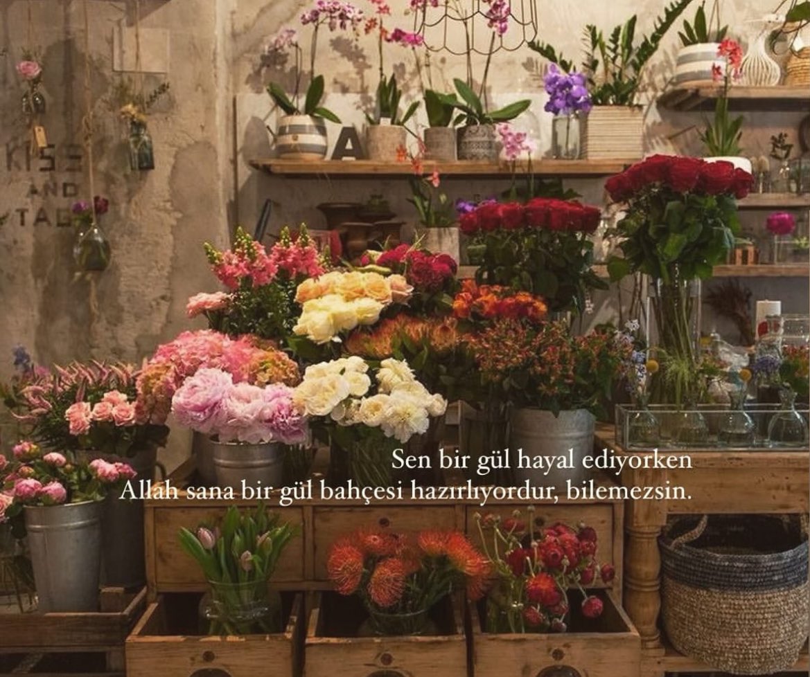 "Rabbin için sabret."

(74/Müddesir, 7)