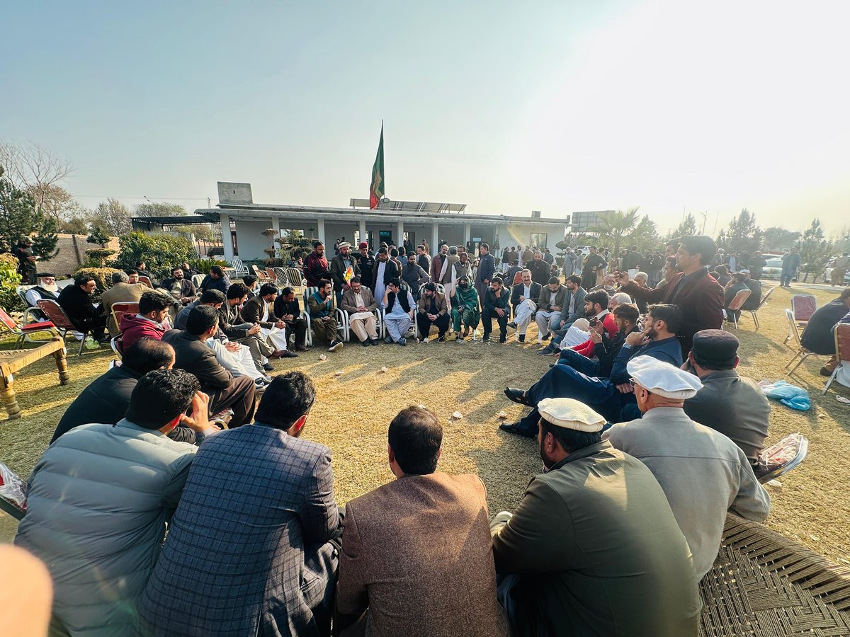 انصاف ڈاکٹرز فورم خیبرپختونخوا کا مرکزی صدر ڈاکٹر مُدیر خان کی سربراہی میں وفد کی صوبائی سیکرٹریٹ آمد، صوبائی صدر پی ٹی آئی خیبرپختونخوا ایم این اے جنید اکبر سے تفصیلی ملاقات۔

1/4

#IDFKhyberPakhtunkhwa #IDFKPUpdates