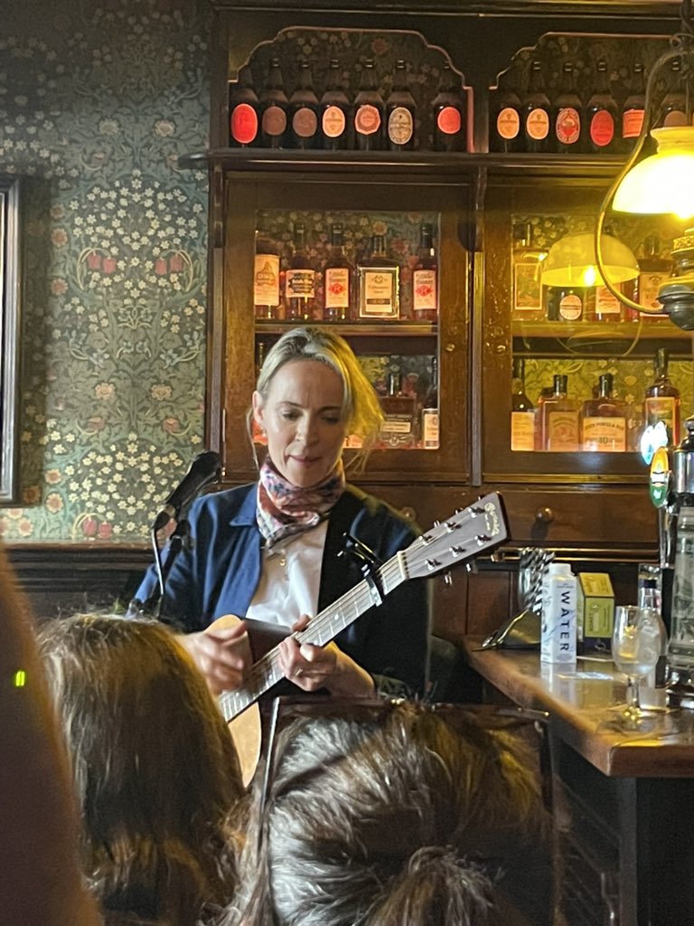 Weekend loveliness #allwehavearedays ✨ <a href="/gemma_hayes/">Gemma Hayes</a> <a href="/paulisanoonan/">Paul Noonan</a> #lisahannigan