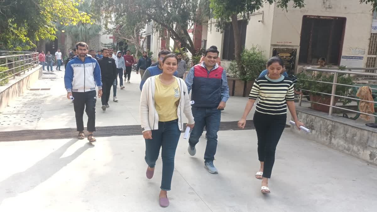 ETVBharatRJ's tweet image. आरएएस प्री परीक्षा 2024 शांतिपूर्ण संपन्न, 55.65 फीसदी अभ्यर्थियो ने दी परीक्षा, कही ये बड़ी बात 
etvbharat.com/hi/!state/rpsc… 
#RPSC #RAS2024Exam #rasprelims #Ajmer