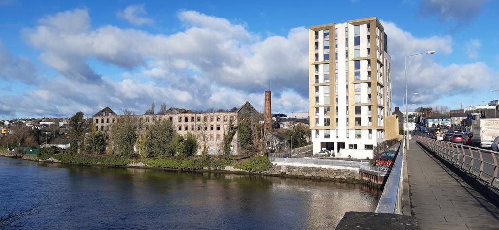 GerryCrilly's tweet image. Past &amp;amp; present, rich &amp;amp; poor, ignorant &amp;amp; wise, new money &amp;amp; no money, blinded by the light
A need to understand better where it&apos;s going wrong.
Bridge of Peace #Drogheda Irelands billionaires invest in particular ways &amp;amp; rarely to benefit #CommonGood #DerelictIreland @FredPLogue