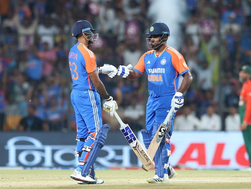 MNaeemAsad1's tweet photo. Most runs in power play for India in T20I 95-1(6)
Indian youngsters smashing English stars all over the ground ✅

#INDvENG #England https://t.co/OW5LWgOvu3