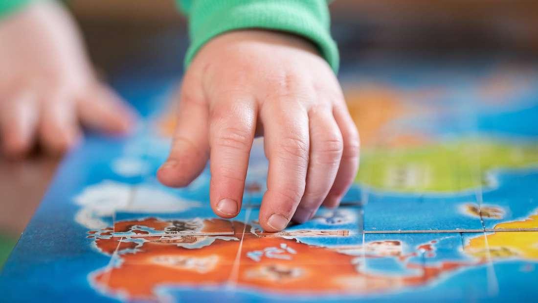 Ein neues Brettspiel sorgt in Italien für massive Proteste. Kritiker sehen darin eine Verhöhnung der Opfer des organisierten Verbrechens. Der Spiele-Erfinder zeigt sich betroffen und kündigt Änderungen an. bgland24.de/bayern/starnbe…