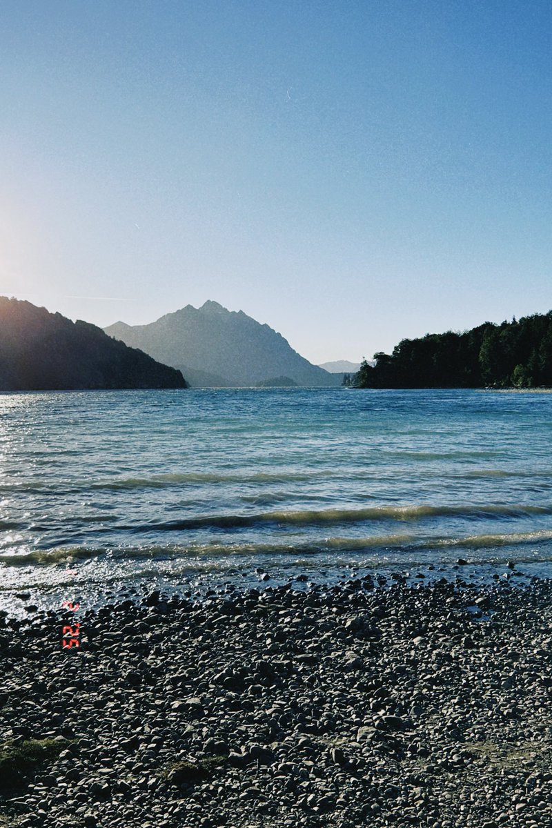 franperez_co's tweet photo. Es la cuarta vez que vengo a Bariloche y siempre que llego me invade el mismo pensamiento: Buenos Aires es una trampa. https://t.co/0iVz5axXma