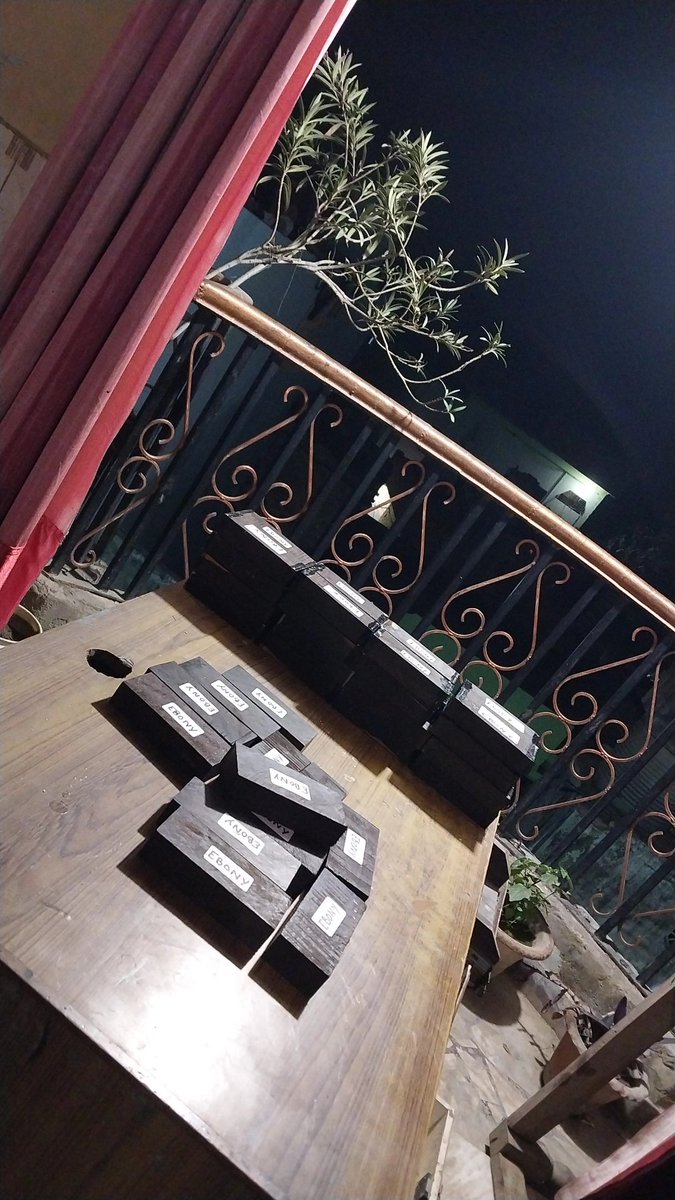 qureshyan01's tweet image. Ebony wood blocks without sanding available here feel free to contact us:
Size: 130*40*25mm

#EbonyForSell #Ebonywood #Guitar #ForLuxuryProducts #woodworker #woodshop #woodartist #trending #Forluthier #rosewood #forguitar #ForFreatboard #foroud #ForViolinBows #forukulele