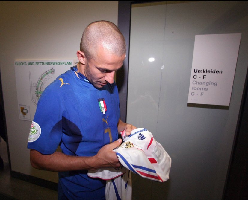 "Dopo aver vinto il Mondiale, ho lasciato i miei compagni a festeggiare con la coppa e sono andato a trovare il mio amico Trezeguet.

C'erano segni di tristezza sul suo viso. Ho cercato di ricordargli che è stato lui a regalare al suo paese l'Europeo nel 2000 e che queste sono