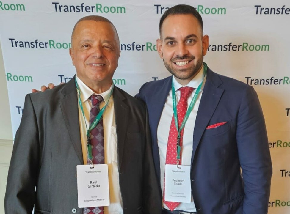 incognito_rojo's tweet image. ➜ DT colombiano con mayor proyección✅️
➜ Mantener la nómina✅️
➜ Goleador✅️
➜ Lateral izquierdo con mayor proyección de🇨🇴✅️
➜ Central joven pretendido en Europa✅️
➜ Mejor arquero de la libertadores✅️

Mal semestre para ser detractor de Raúl y @FedeSpada1991 🔴🔵