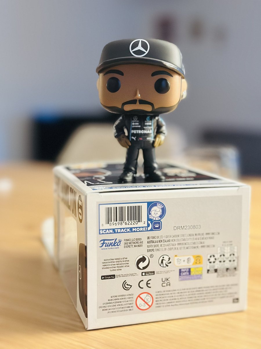 wamalengera44's tweet photo. A birthday gift from my girlfriend 🤩
@LewisHamilton 
@MercedesAMGF1 
@MercedesFRteam 
#TeamHL https://t.co/V0znpVjUgt