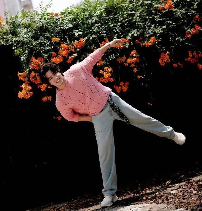 jerrybaerry's tweet photo. YCX in pink is giving 'boy with love' vibes🌷🩷

#JerryYan #YanChengchu
#言承旭 #言承旭Jerry https://t.co/YJHxTPRvMt