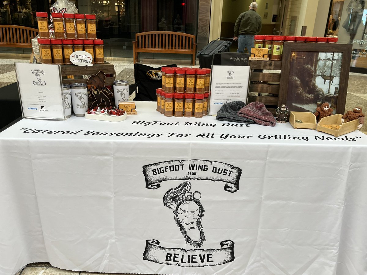 DustComo's tweet image. Take advantage of your free time today and join us at Columbia Mall from 10-3 for the Winter 25' Curated. Crafted. Created. Market, highlighting the work of local vendors.