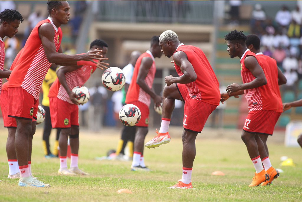 AsanteKotoko_SC's tweet photo. 100% focus.
#GPLMD19
#AKSC #Fabucensus #Kotoko4All https://t.co/LA9HKbbEn0