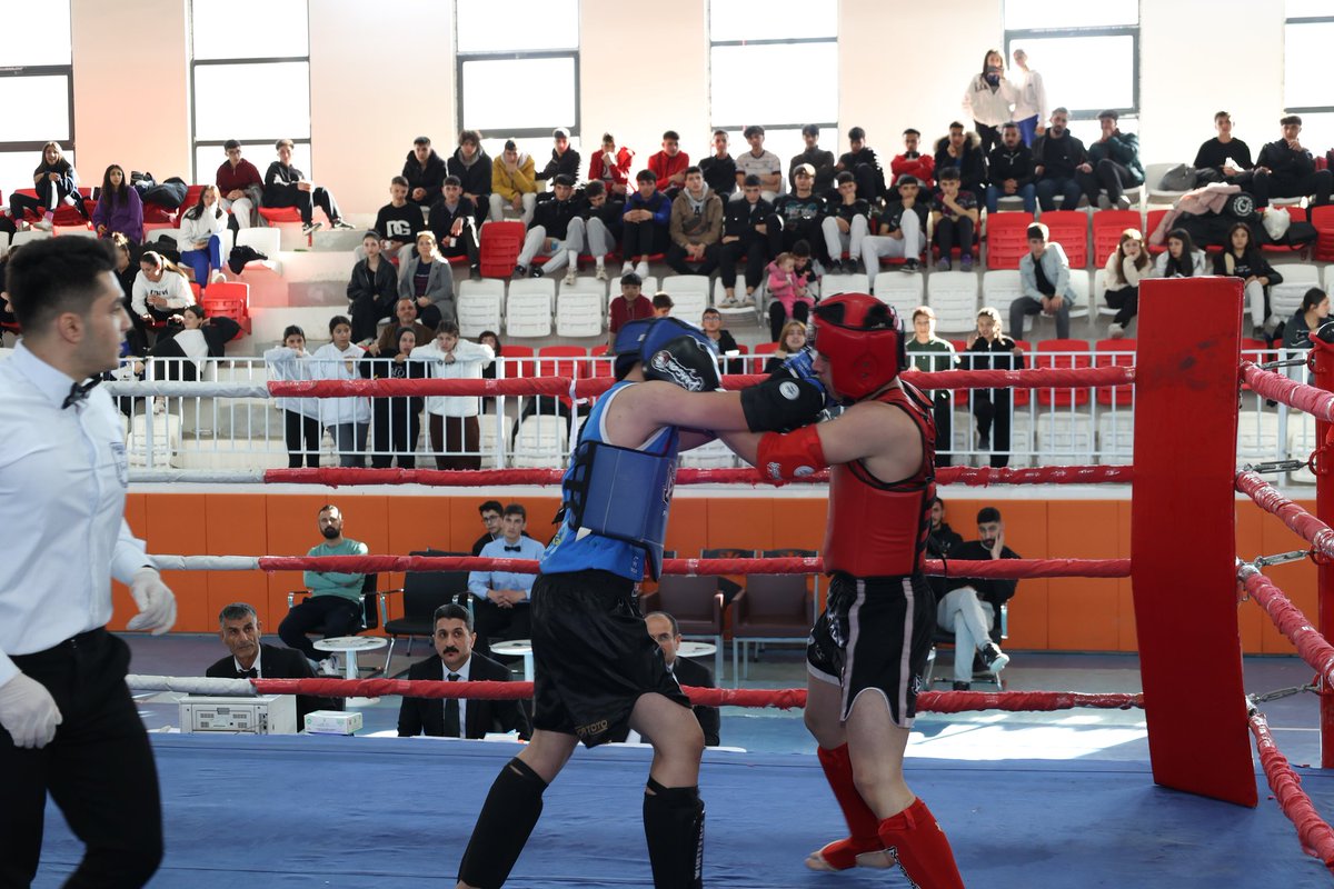 ADIYAMAN'DA MUAYTHAI RÜZGARI ESTİ!
GÜNEYDOĞU BÖLGE ŞAMPİYONASI NEFES KESTİ 

Türkiye Muaythai Federasyonu’nun 2025 yılı faaliyet programında yer alan ve Adıyaman Gençlik ve Spor İl Müdürlüğümüz tarafından organize edilen Güneydoğu Bölge Şampiyonası, büyük bir heyecana sahne oldu.