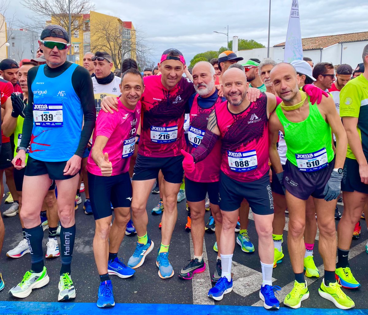 Maravillosa Media Maratón y 10Km que han llenado las calles de Plasencia de color, alegría y emoción. 
Gracias <a href="/AtletasPopPlas/">Atl. Pop. Plasencia</a> <a href="/Ayto_Plasencia/">Ayto. de Plasencia</a> <a href="/proteccioncivil/">Protección Civil</a> <a href="/CruzRojaEsp/">Cruz Roja Española</a> <a href="/Teo_islasport/">Teo Isla Sport</a>