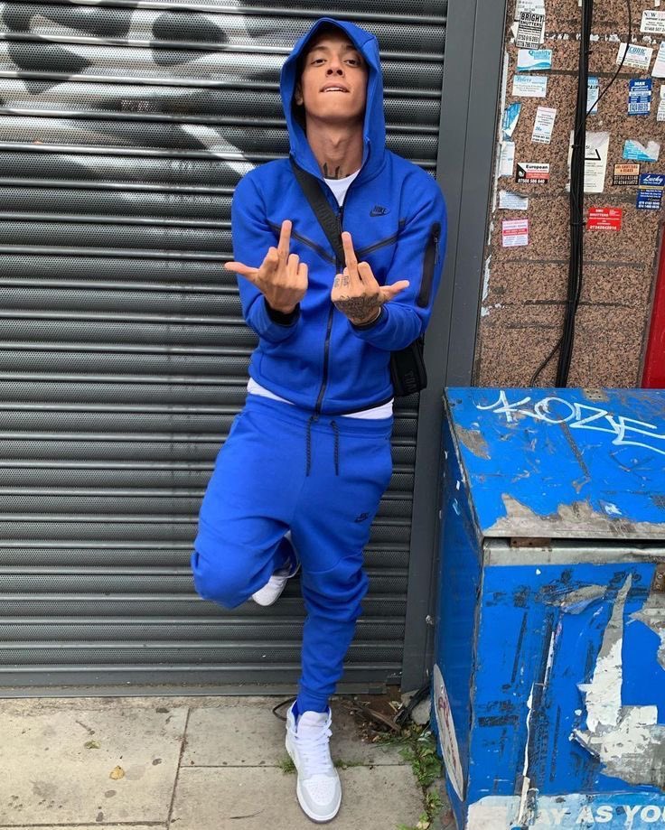 simonsaysdrip's tweet image. Looks like #CentralCee thinks he put Nike tech suits on the map in the U.S. 🇬🇧👀 What do you think?
#NikeTech #Streetwear #UKtoUS #CentralCee