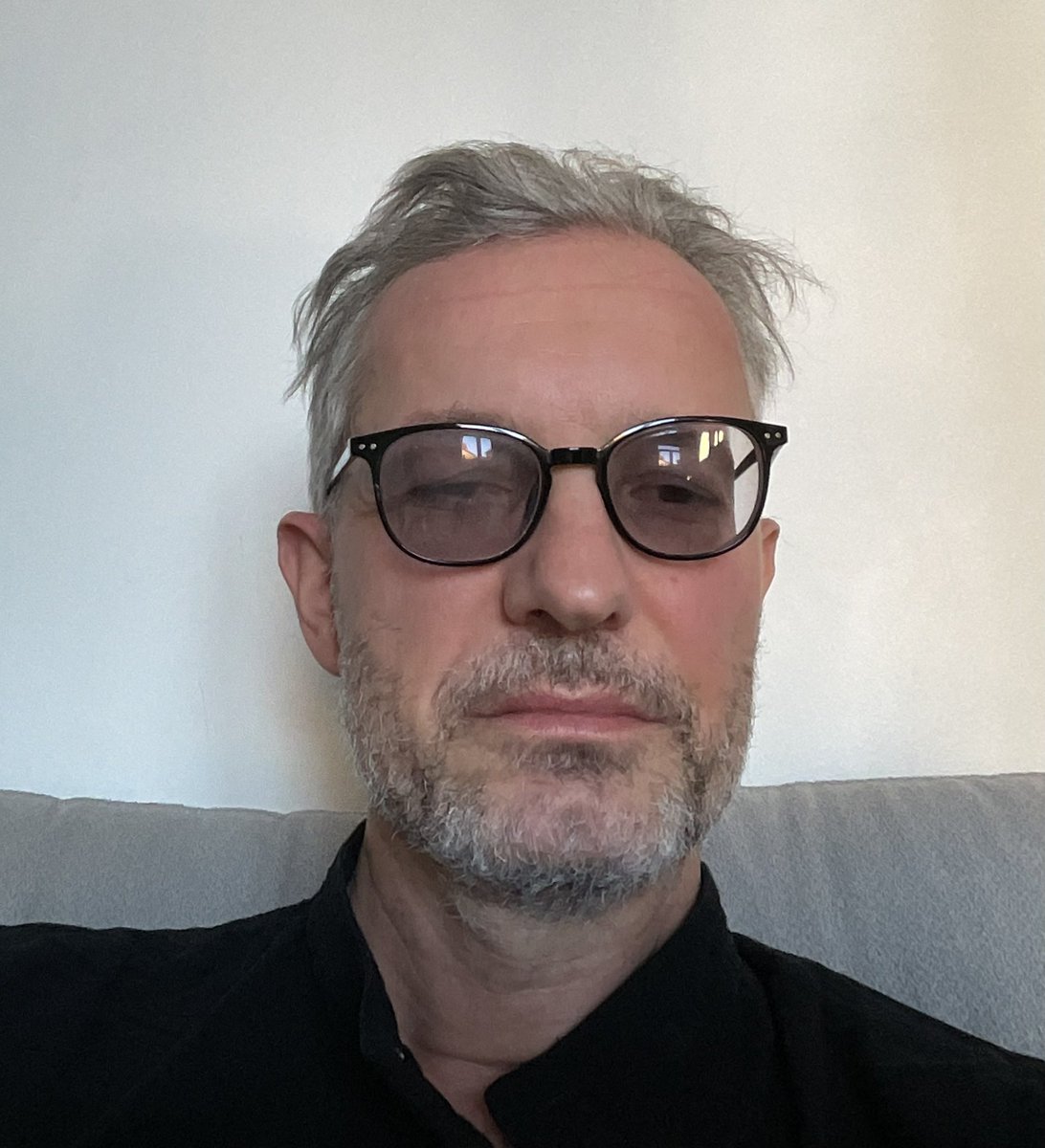 Pour tous ceux qui se sont inquiétés, et je les en remercie 🙏, après deux opérations chirurgicales menées de main de maître par le docteur Sébastien Bonnel… la lumière fut !