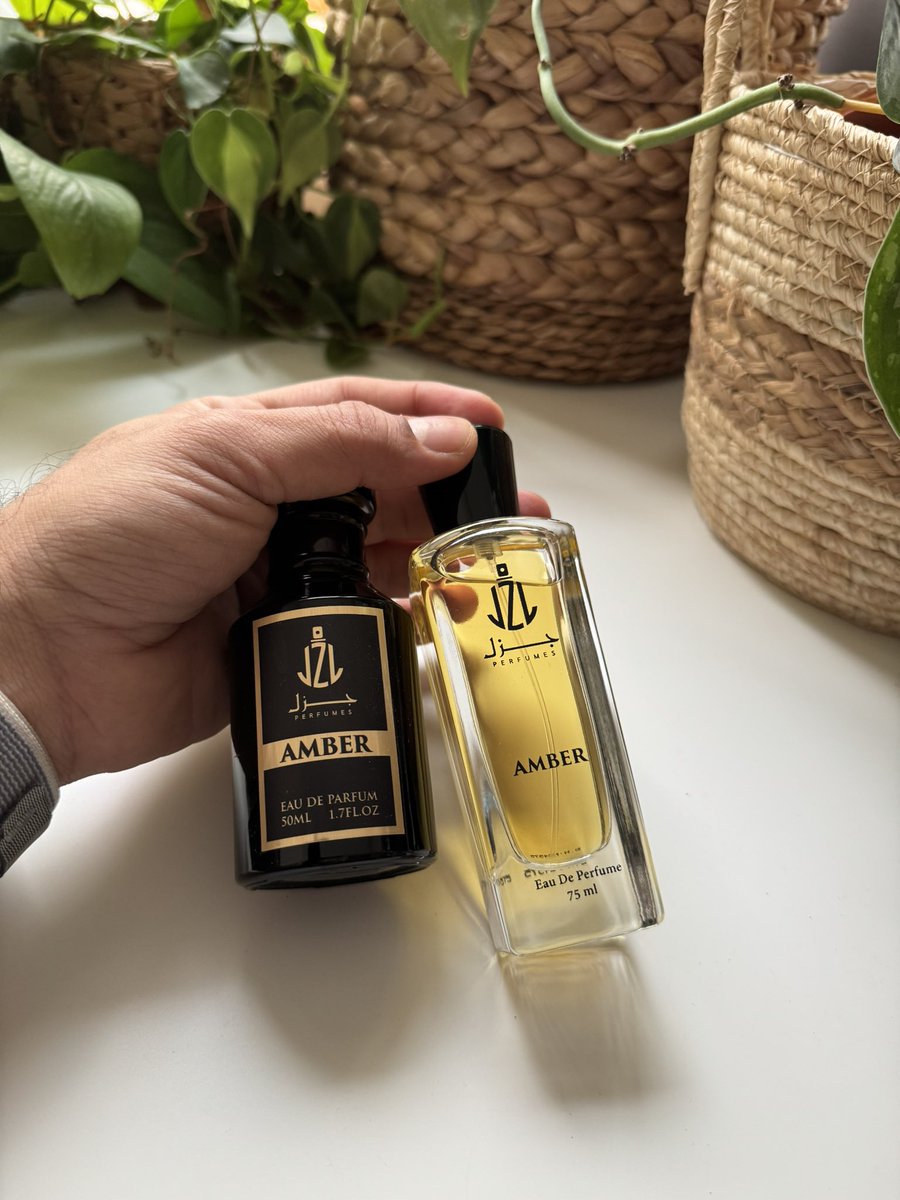 qwertyui03's tweet photo. #رابطة_عشاق_العطور 
@jzl_perfumes 
🔺اذا طريت اسم جزل ذهني يروح مباشرة لعطرهم العنبر وهو سيجنتشر البراند وبالصورة يظهر عندي الاصدار القديم الاسود

والان تغير شكل عبواتهم واصبح الشفاف ولكن بنفس الجودة ونفس الجمال ونفس القوة

🔺اذا تحب العنبر لازم تاخذه شي يفوق الوصف تعرفت على عطورهم بأحد المعارض قبل كم سنة والى الان وانا اشتري منهم

🔺عطر العنبر مميز بالاداء القوي جدآ مع جودة المكونات ويستخدمون مكونات طبيعية بعطورهم ويضم العنبر مع اللابدانوم والبنفسج والبنزوين والجاوي وبشكل متناغم تشمه تشتريه دايركت 😍👌
ثباته اكثر من 24 ساعة وفوحانه اربع ساعات كأقل تقدير وبشكل مريح غير مزعج

🟣 عطر دوبامين ؛
عطر من لاعطر له‼️ يعجب غالبية الاذواق بسحره وجماله ،،،
عطر حمضي زهري فاكهي استوائي يعطيك رائحة نظافة وانتعاش ويشبه رائحة معطرات الفنادق الفخمة 😍👋

🔺عطر يومي مناسب لجميع الفصول واداءه جدا ممتاز كعطر صيفي

🟣 موجود منه سبراي للجسم
روووعة ويعطيك كمية انتعاش مع كل رشة

 مقدمة العطر / البرغموت - الخوخ 
قلب العطر / الياسمين - زهرة البرتقال - زهرة الفاوانيا
قاعدة العطر / المسك - الاخشاب

🟢 سعر العطور 195  ريال
🟢 سعر سبراي الجسم 130 ريال
👈 عندهم خصم 35% الان استغلوه

https://t.co/sUq6PgMFhu