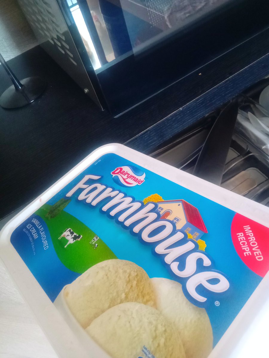 karabo_bo's tweet photo. It was proven that farmhouse dairy ice cream is better than tin roof dairy ice-cream 🍦 🤷🏽‍♂️🥳 https://t.co/uqpOna5q5N