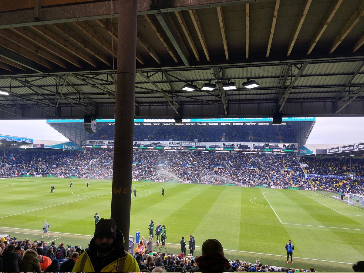 gary_pick's tweet photo. Fair play to the lad who dropped out enabling me to join the bus in Tamworth services , If only the pillar was 6 foot wider 🤣, great afternoon with the lads though #CityAsOne some big games coming up #KeepTheFaith https://t.co/Ao1bAcUBjY