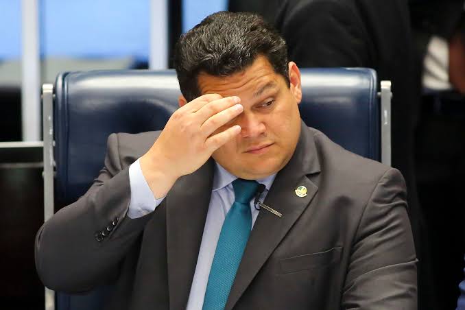 🚨URGENTE: Em menos de 24h, Alcolumbre já disse que estará ao lado do governo lula, que não pautara anistia, nem impeachment de Moraes e elogiou Haddad.