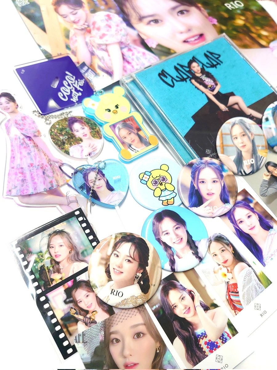 NiziU ミイヒちゃんリオちゃんグッズいっぱいご紹介💗💙 公式グッズお
