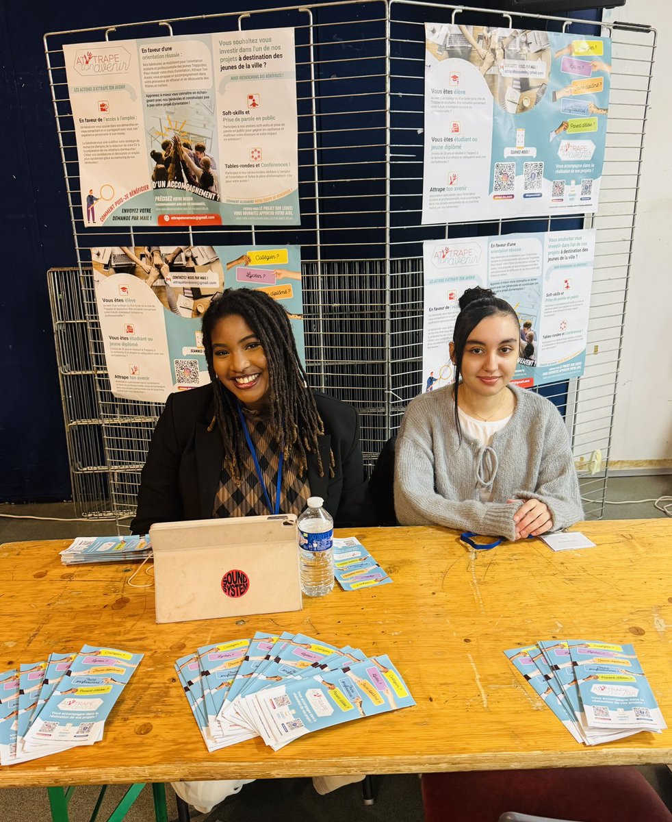 📢🎒 Les bénévoles d’Attrape ton Avenir vous attendent au forum de l'orientation organisé par @appjeunesse78 à Trappes ! 

Découvrez le parcours de l’équipe et posez vos questions pour choisir votre orientation 💪

Un grand merci à Fatou, Nadia et Nisrin 🙏