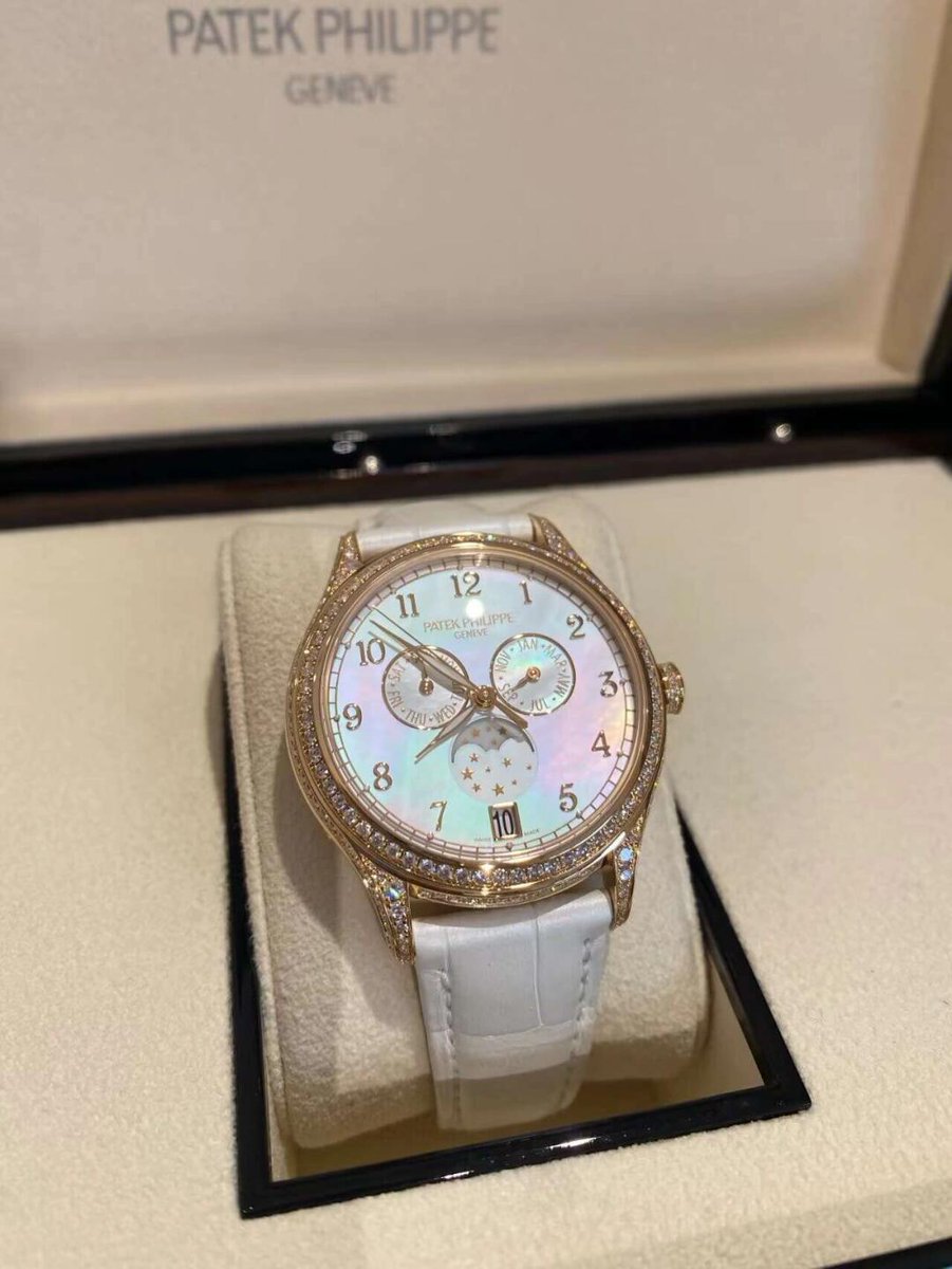Selena_5201314's tweet image. Patek Philippe Complications Series 38 White Dial Diamond-Set with Alligator Strap Series: Complications Collection Model: 4948R-001 Movement: 324 S QA LU Dial Diameter: 38mm#PatekPhilippe #LuxuryWatch #ComplicationsSeries #DiamondWatch #RoseGoldWatch #ElegantTimepiece